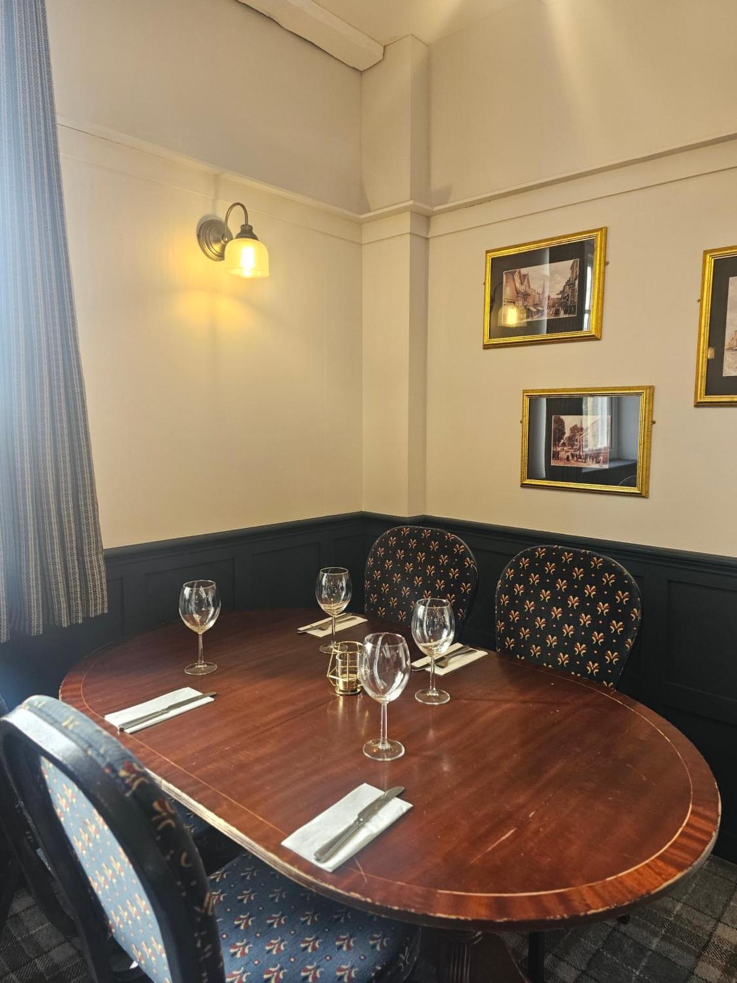 The Old Railway Hotel Porton Extérieur photo